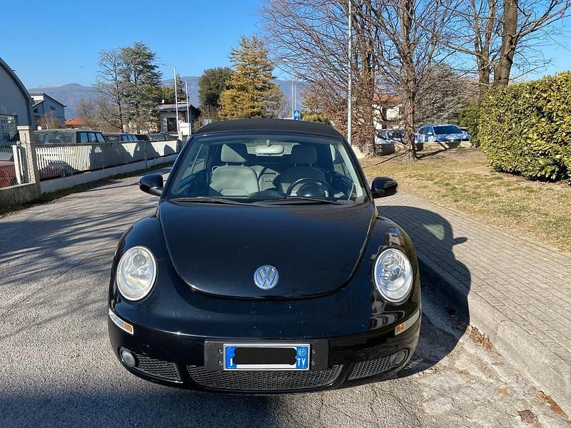 Usata VW New Beetle 105 CV (77 kW) 2007 Nero Utilitaria