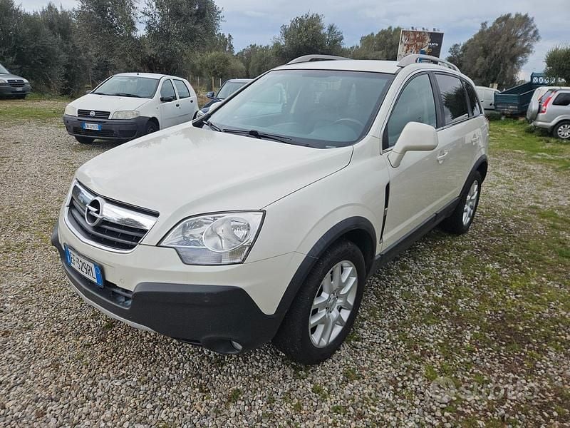 Usata Opel Antara Edition+ 150 CV (110 kW) 2010 Bianco SUV