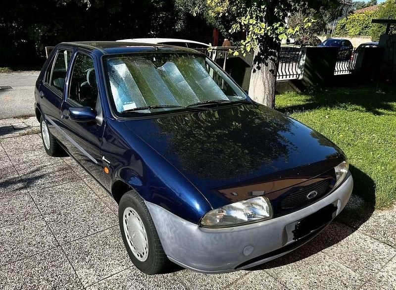 Usata 1997 Ford Fiesta Tre volumi | 1250 € (Buon prezzo) - Immagine 1/4