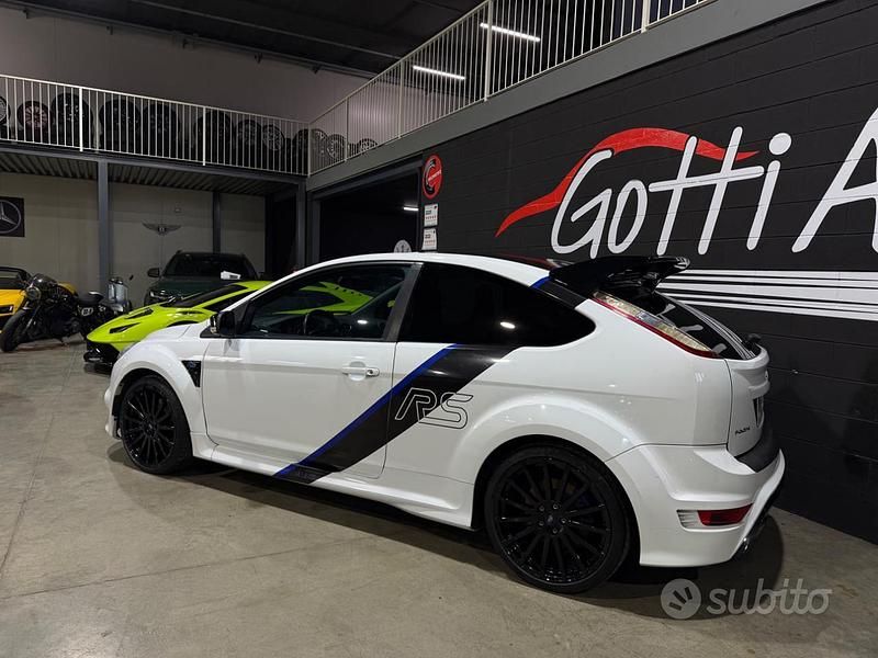 Usata Ford Focus RS 305 CV (224 kW) 2010 Bianco Utilitaria
