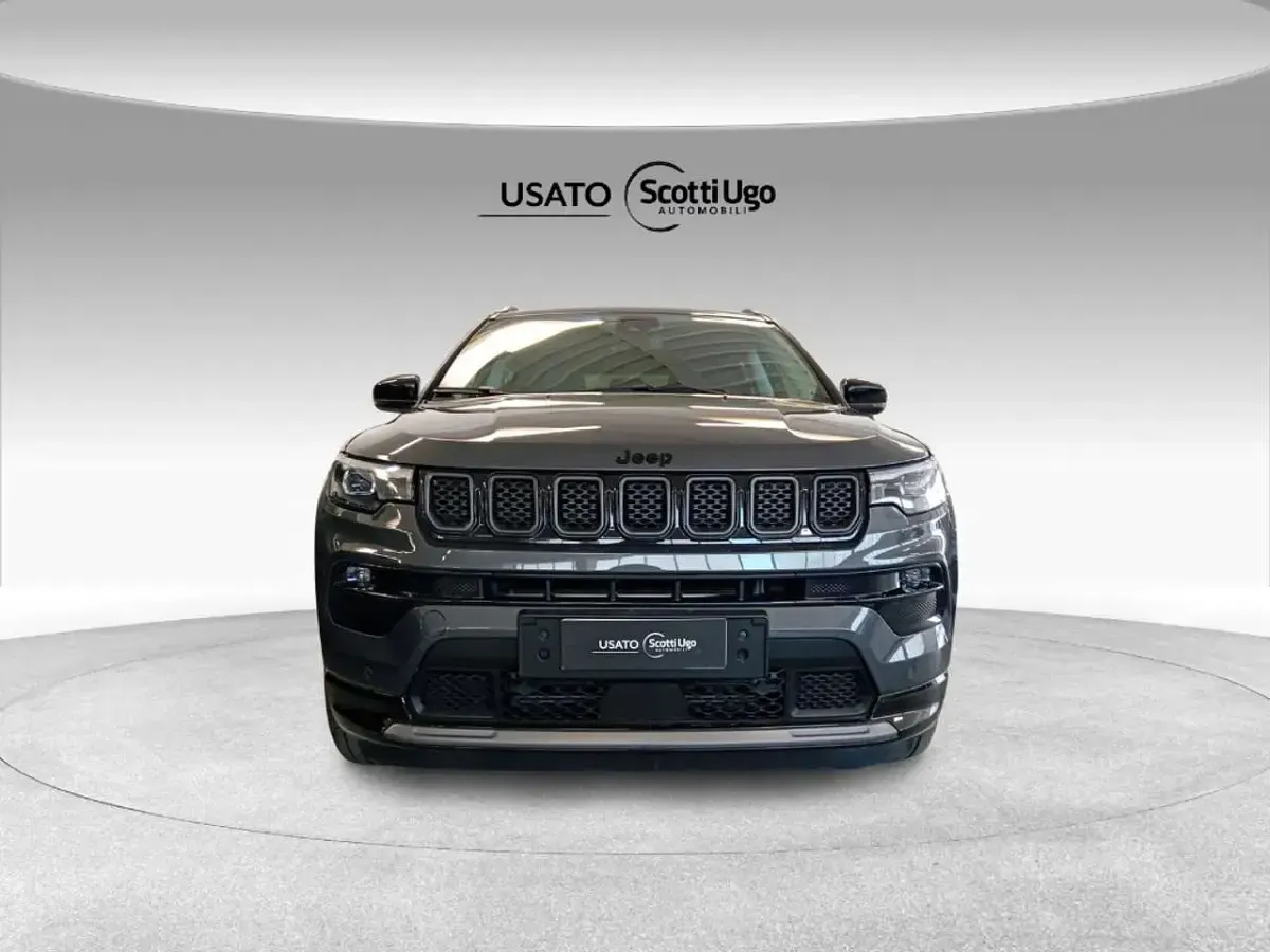 Usata Jeep Compass Summit 131 CV (96 kW) 2025 Graphite gray SUV