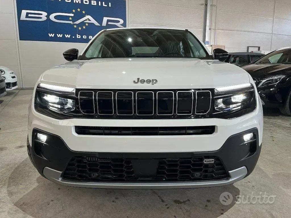 Usata Jeep Avenger Summit 101 CV (74 kW) 2024 Bianco SUV