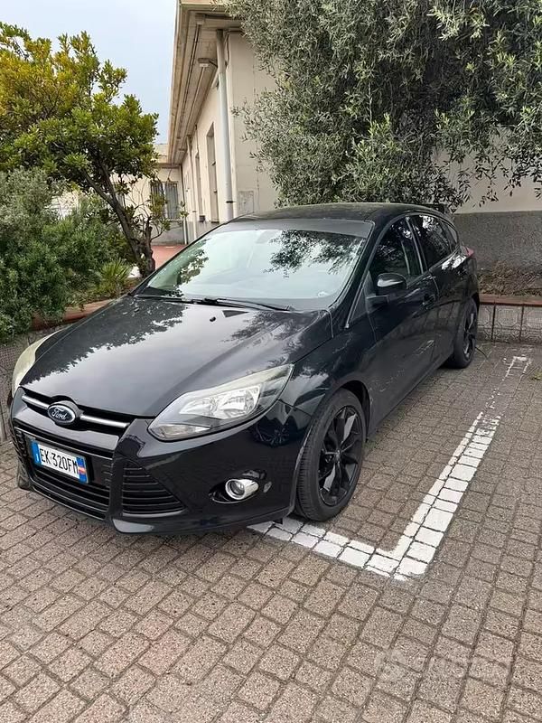Usata Ford Focus 95 CV (69 kW) 2011 Nero Berlina