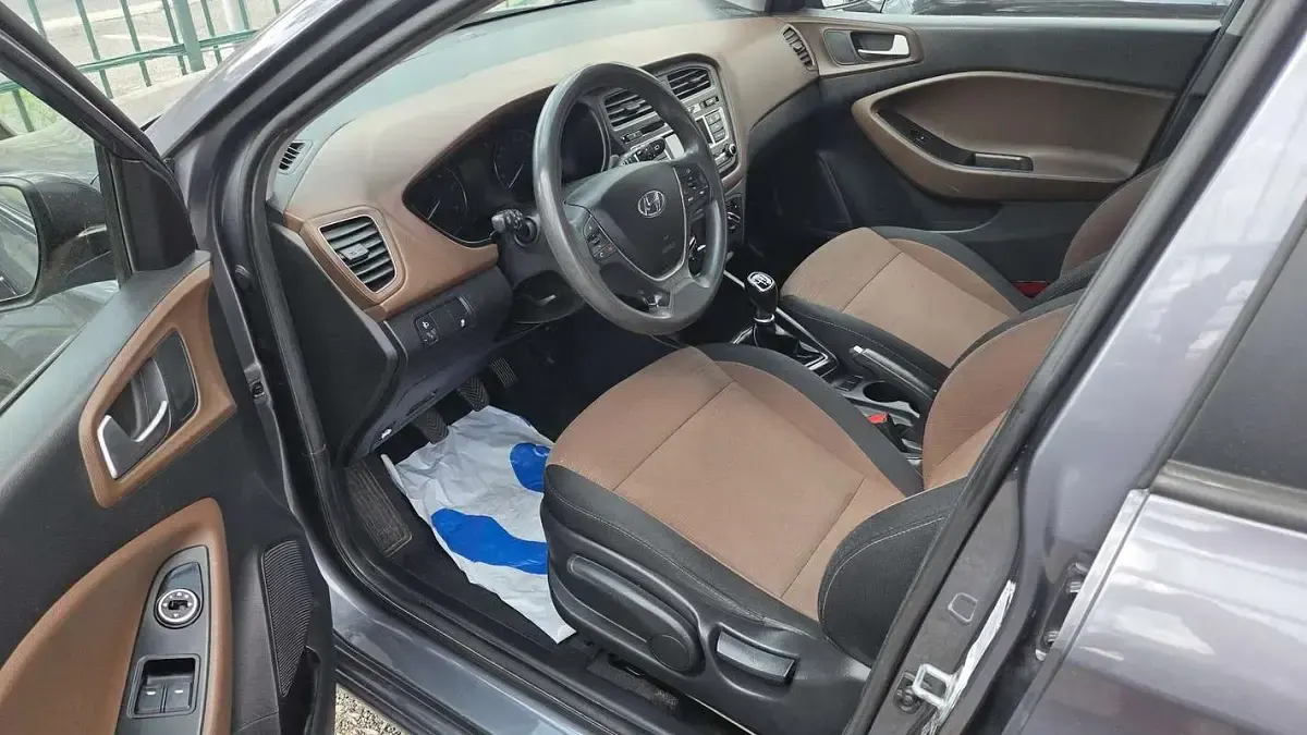 Usata Hyundai i20 Comfort 75 CV (55 kW) 2016 Utilitaria