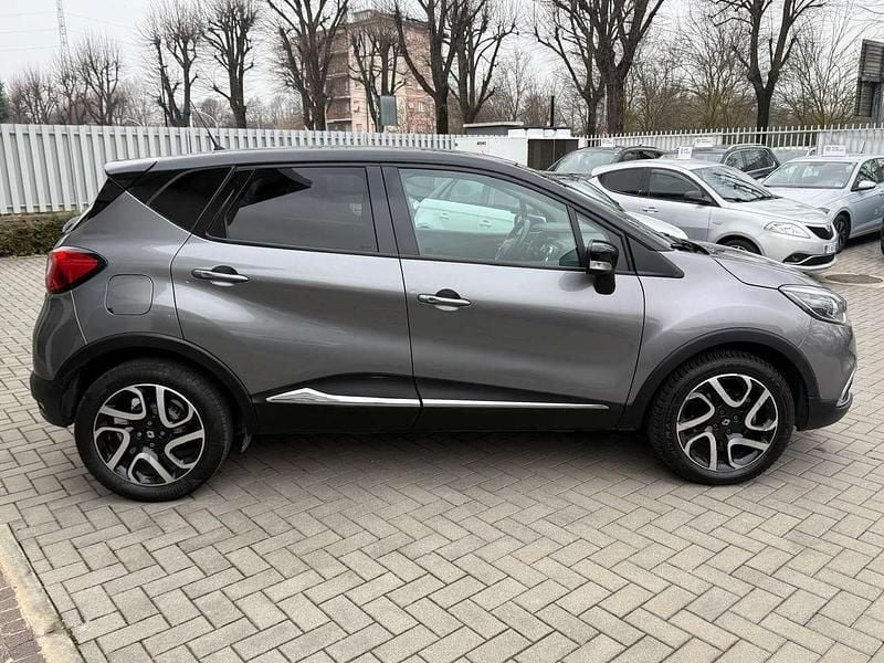 Usata Renault Captur Intens 120 CV (88 kW) 2016 Grigio SUV