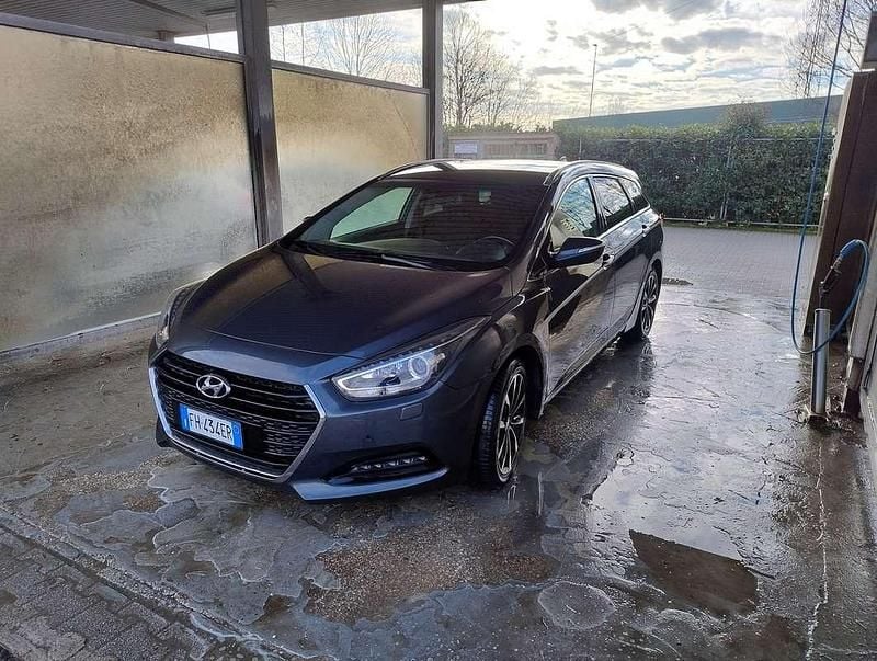 Usata Hyundai i40 Comfort 141 CV (103 kW) 2017 Grigio Station wagon