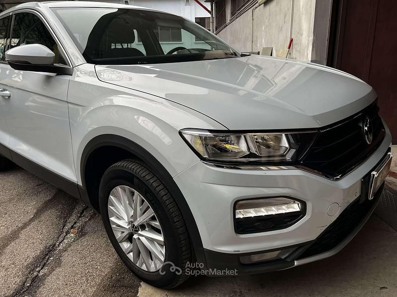 Usata VW T-Roc Sportline 150 CV (110 kW) 2021 Silver white SUV