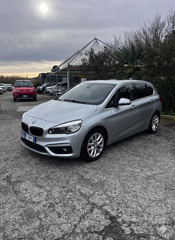 Usata BMW 218 Luxury Line 150 CV (110 kW) 2016 Grigio Station wagon