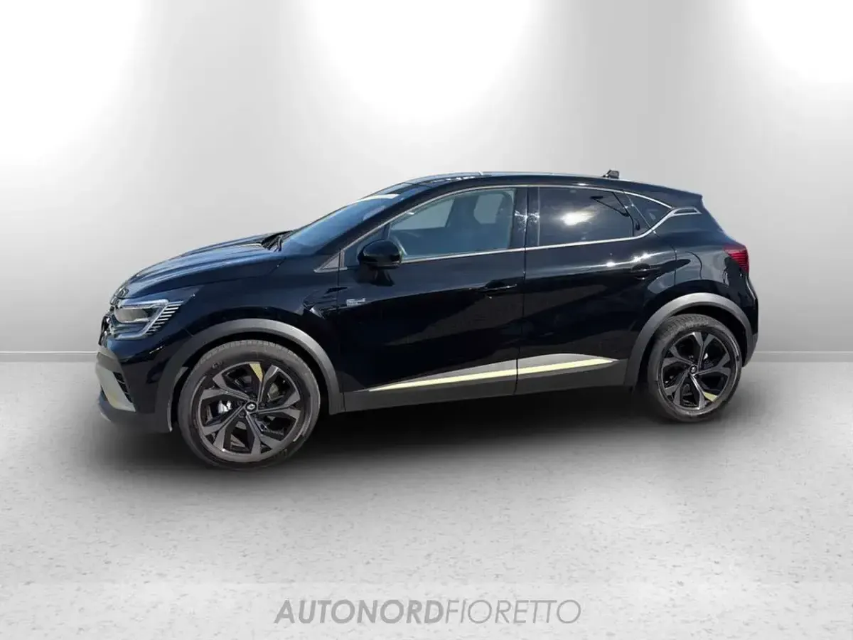 Second-hand Renault Captur Engineered 143 CP (105 kW) 2023 Negru SUV