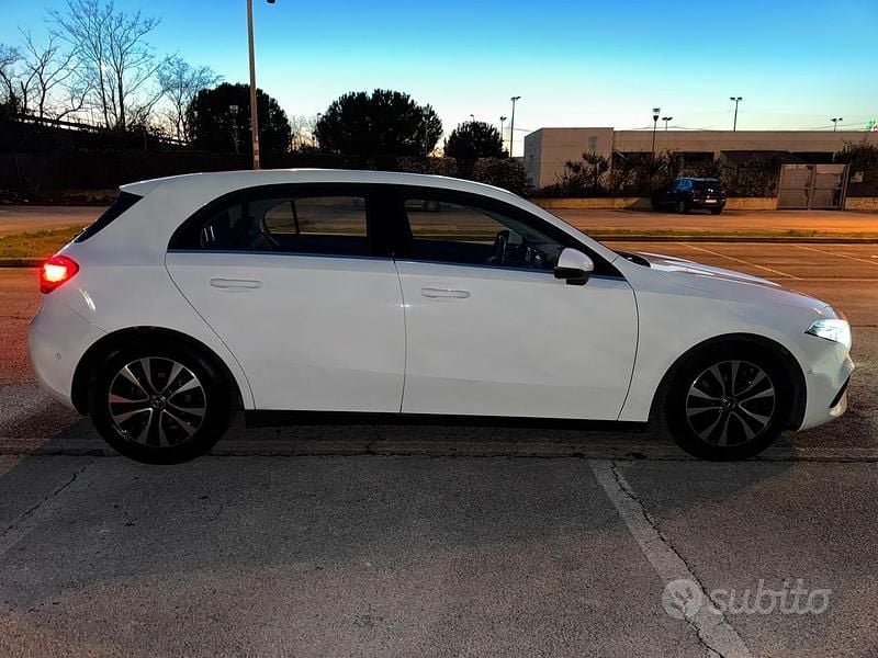 Occasion Mercedes A180 Advanced 116 ch (85 kW) 2024 Blanc Berline