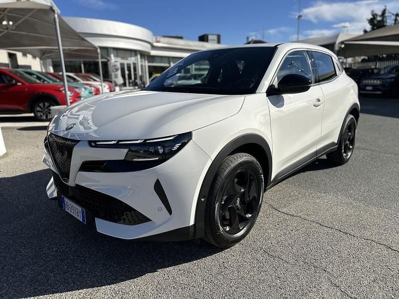Nuova Alfa Romeo Junior 145 CV (106 kW) 2025 Bianco SUV