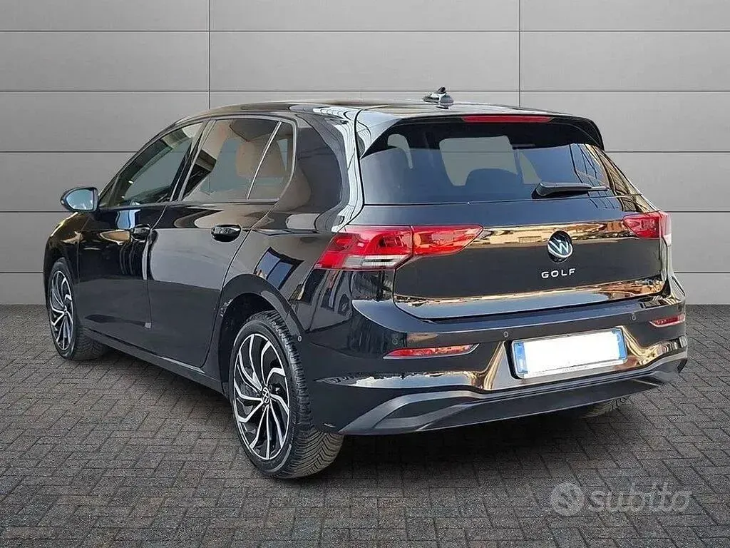 Używany VW Golf VII Life 116 KM (85 kW) 2020 Sedan/Limuzyna