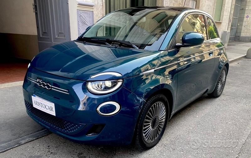 Usata Fiat 500e La Prima 86 kW (118 CV) 2021 Blu Berlina