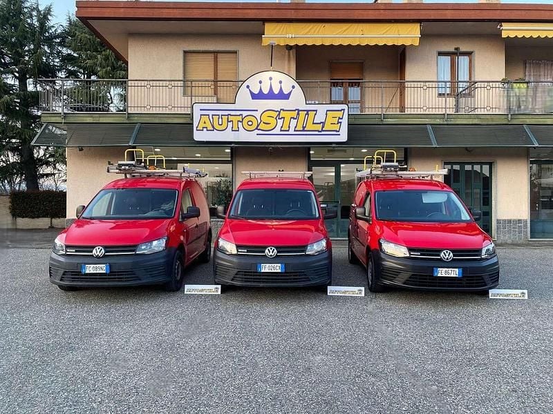 Usata VW Caddy 122 CV (89 kW) 2016 Rosso Monovolume