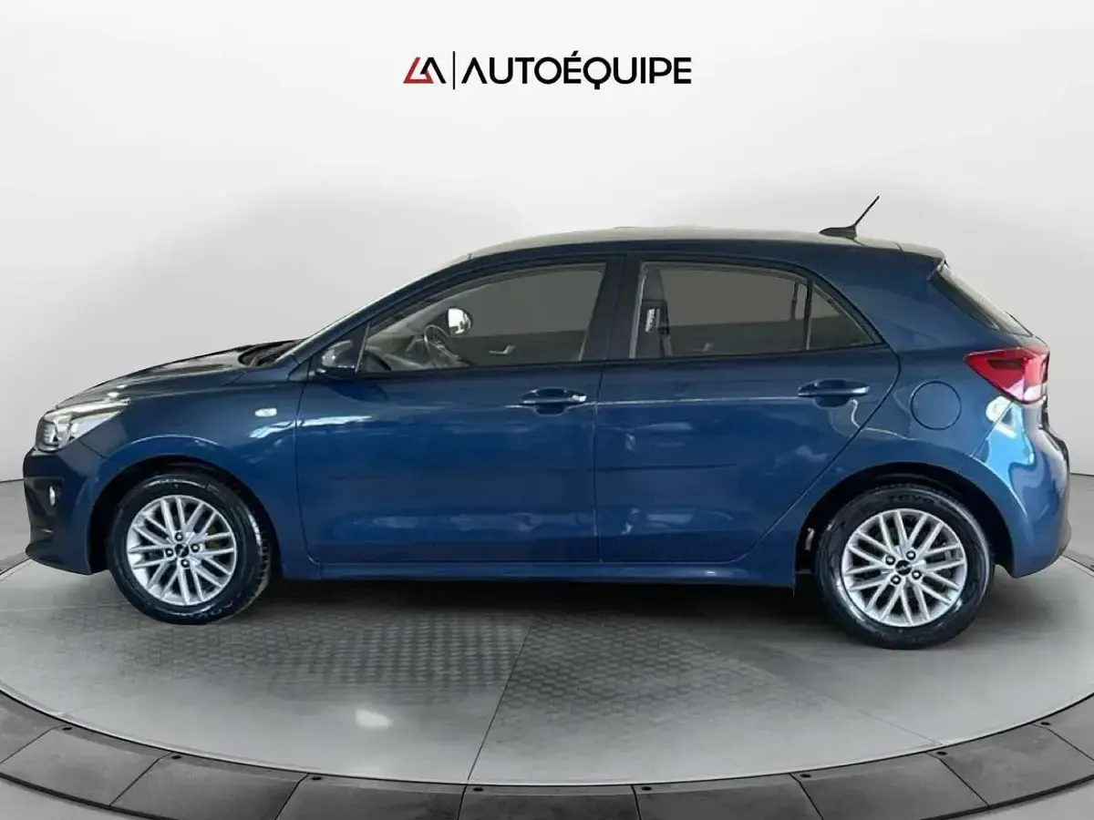 Usata Kia Rio Style 82 CV (60 kW) 2022 Blu/azzurro Berlina