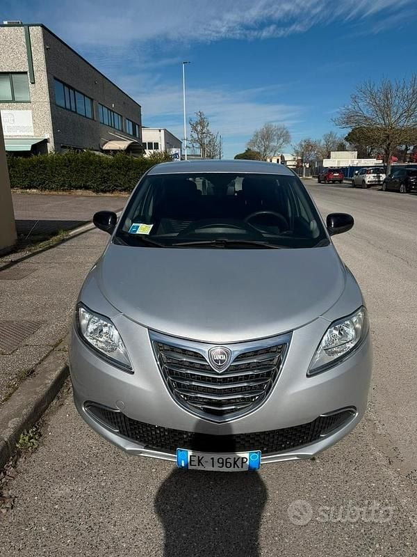 Usata Lancia Ypsilon 2012 Grigio Utilitaria