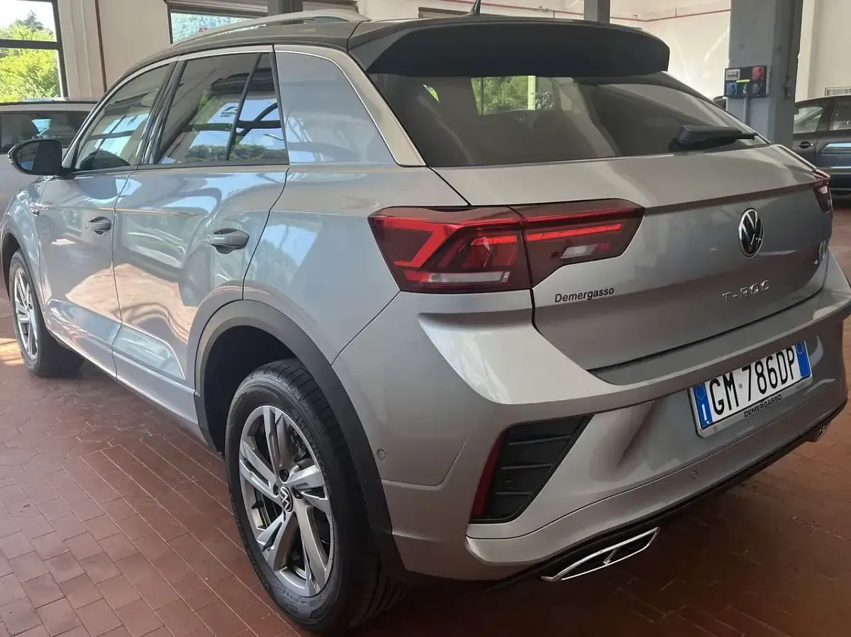 Usata VW T-Roc R-line Plus 150 CV (110 kW) 2023 Pyrit silver SUV