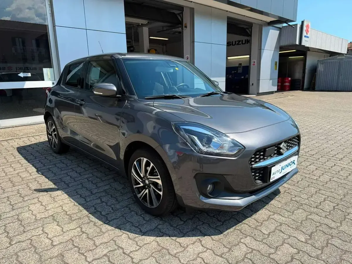 Usata Suzuki Swift 83 CV (61 kW) 2023 Grigio Utilitaria