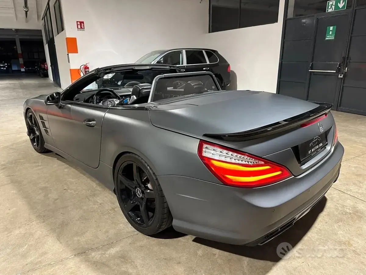 Usata Mercedes SL350 Premium 306 CV (225 kW) 2012 Grigio Cabrio