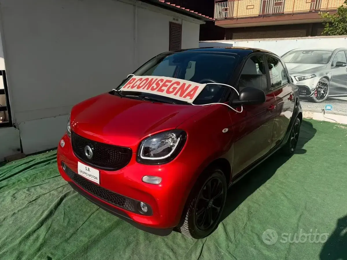 Usata Smart ForFour Superpassion 71 CV (52 kW) 2019 Rosso Utilitaria