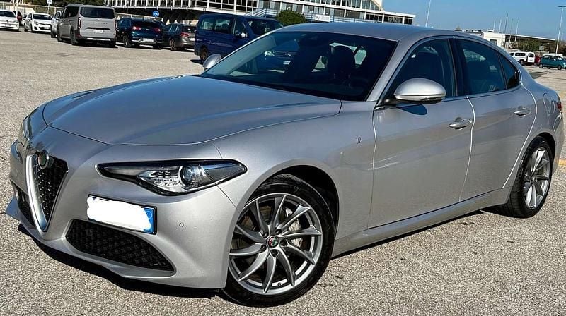Usata Alfa Romeo Giulia Ti 190 CV (139 kW) 2021 Argento Berlina