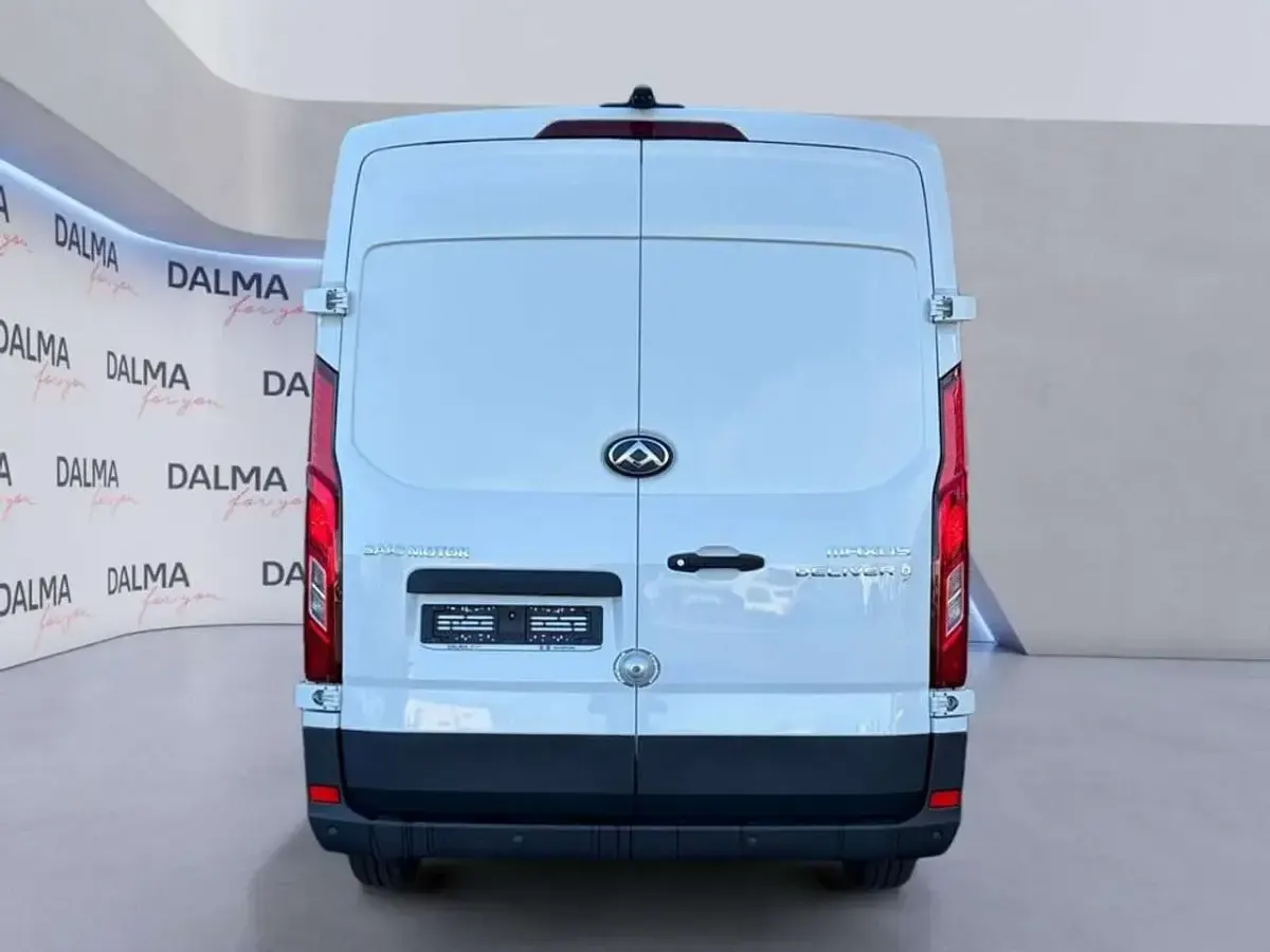Nuova Maxus V90 150 CV (110 kW) 2025 Bianco Furgone
