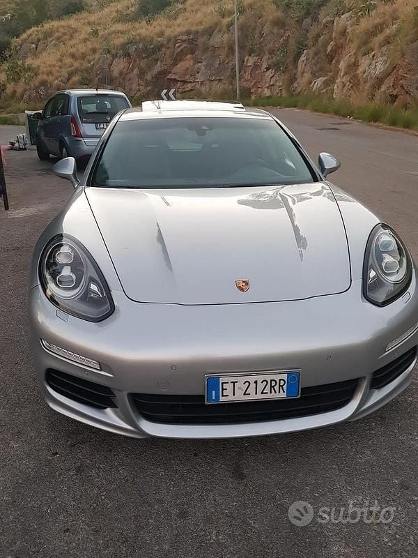 Grigio Usata 2013 Porsche Panamera Platinum Edition Tre volumi | 31.000 € (Buon prezzo) - Immagine 1/4