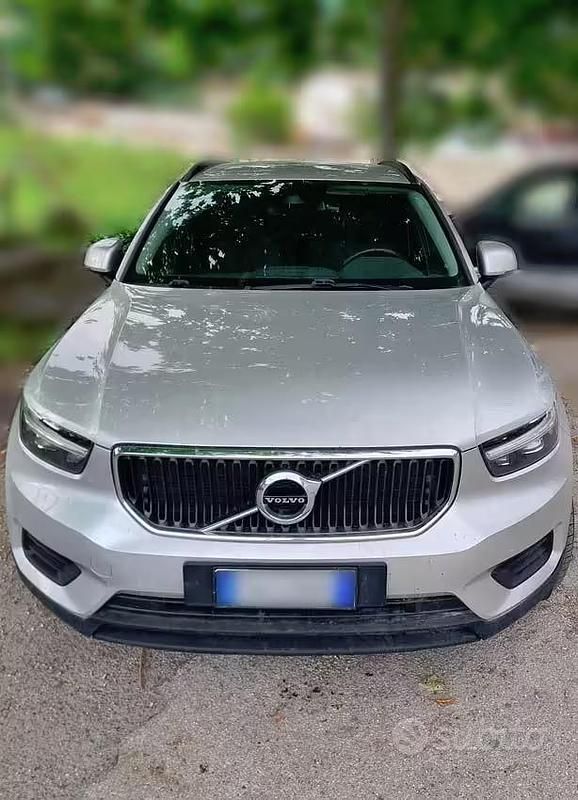 Usata Volvo XC40 150 CV (110 kW) 2019 Grigio SUV