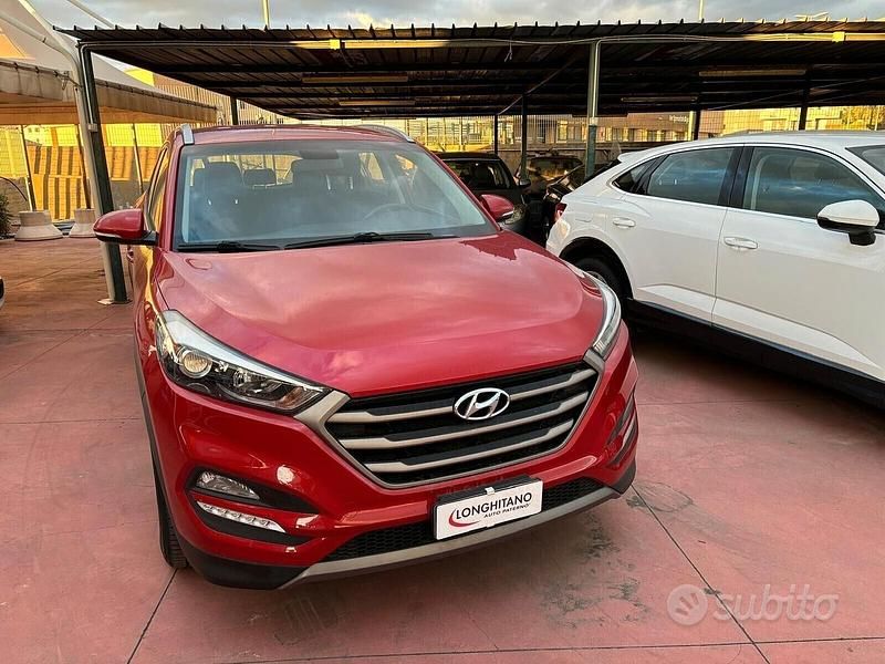 Usata Hyundai Tucson Comfort 115 CV (84 kW) 2016 Rosso SUV