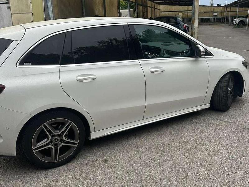 Usata Mercedes B200 Premium 163 CV (119 kW) 2020 Bianco Monovolume