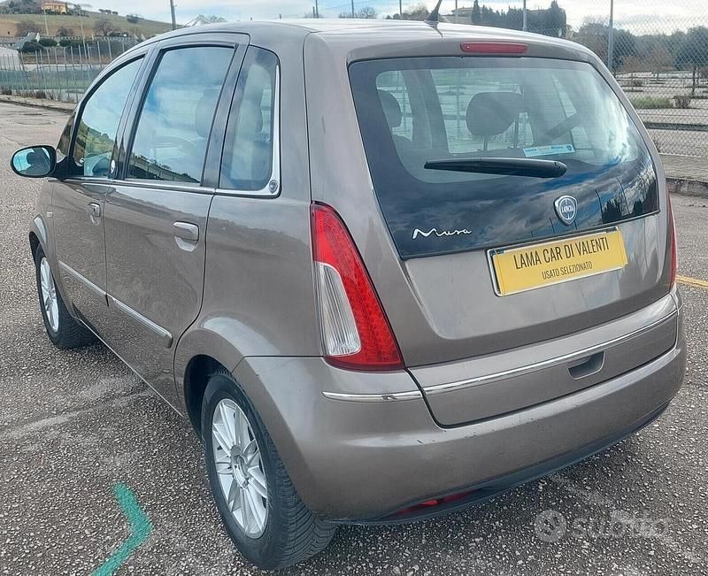 Usata Lancia Musa 78 CV (57 kW) 2010 Marrone Monovolume