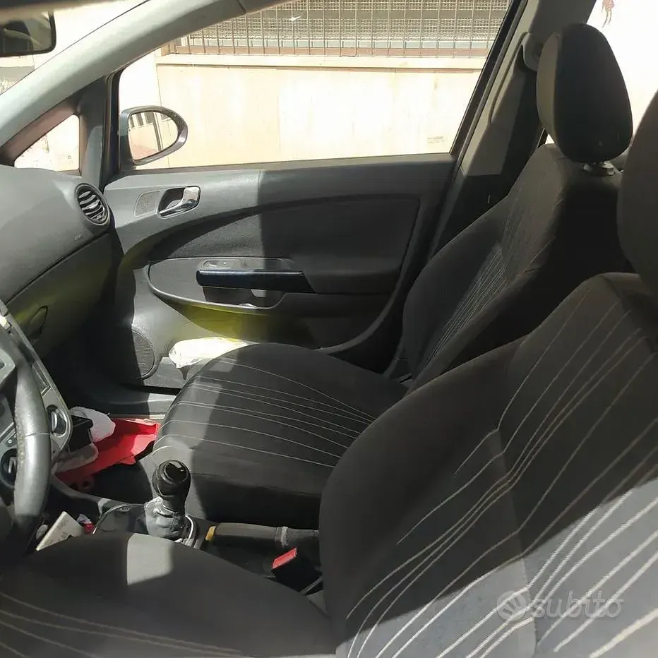 Gebraucht Opel Corsa 80 PS (58 kW) 2009 Grau Kleinwagen