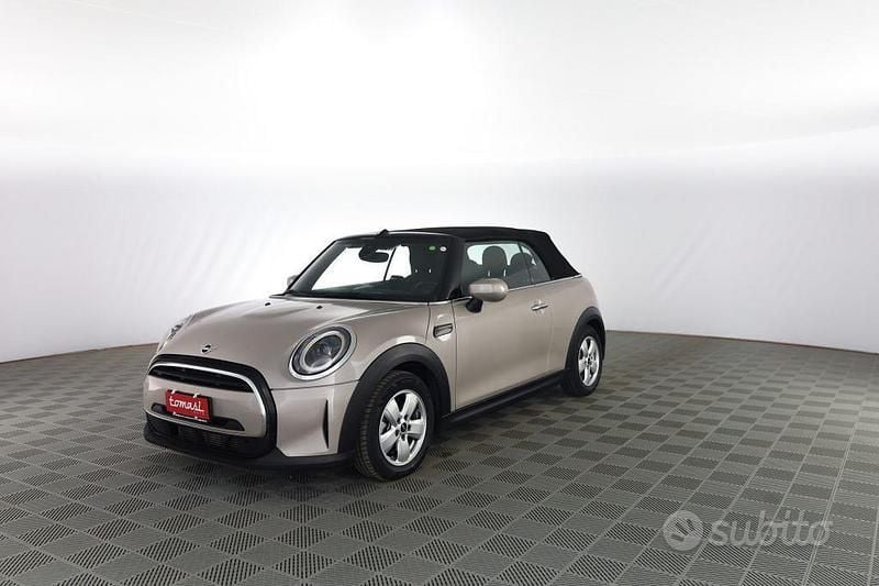 Usata Mini Cooper 135 CV (99 kW) 2023 Grigio Utilitaria