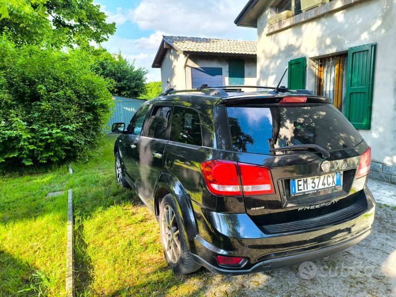 Usata Fiat Freemont 170 CV (125 kW) 2012 Nero SUV