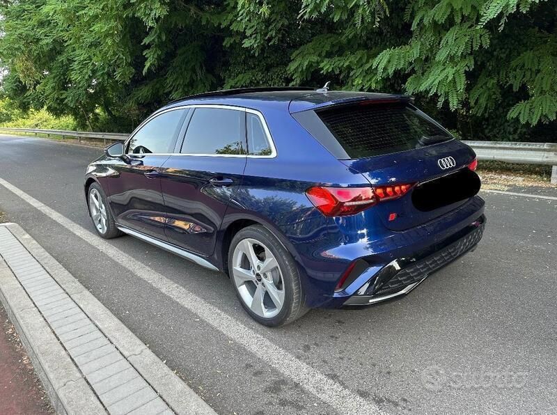 Usata Audi A3 Ambiente 150 CV (110 kW) 2024 Blu Utilitaria