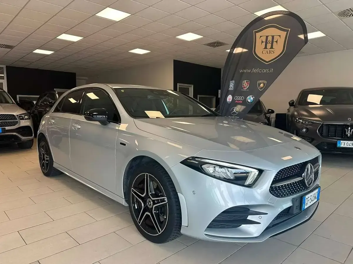 Usata Mercedes A250 Premium 218 CV (160 kW) 2021 Grigio Berlina
