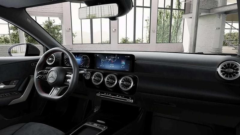 Usata Mercedes A180 Advanced Plus 116 CV (85 kW) 2025 Argento Berlina