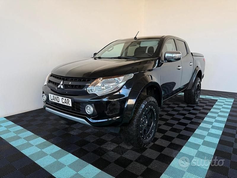 Usata Mitsubishi L200 Intense 181 CV (133 kW) 2016 Nero Pick-up