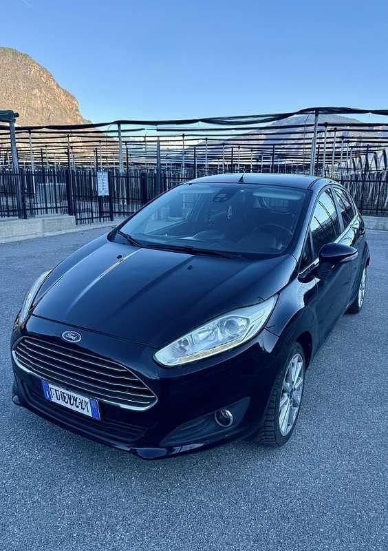 Usata Ford Fiesta Titanium 95 CV (69 kW) 2016 Nero Berlina