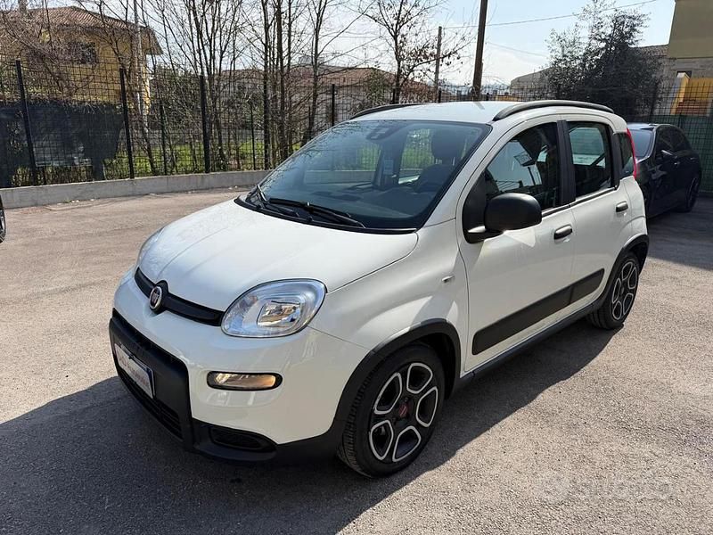 Usata Fiat Panda City Life 69 CV (50 kW) 2021 Bianco pastello Utilitaria
