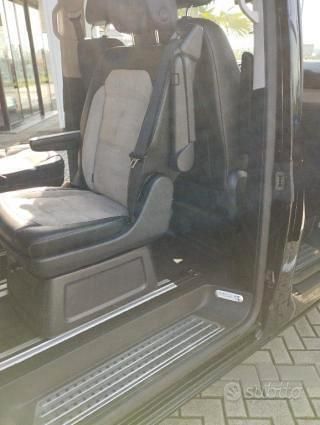Usata VW Multivan Comfortline 204 CV (150 kW) 2016 Nero Furgone