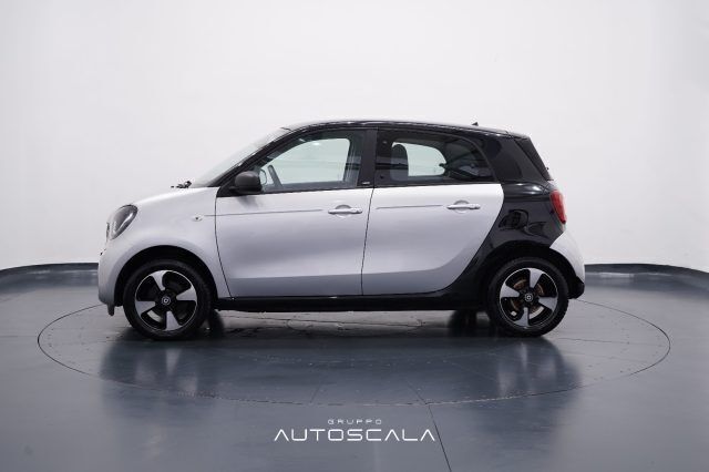 Usata Smart ForFour Passion 71 CV (52 kW) 2018 Argento Utilitaria