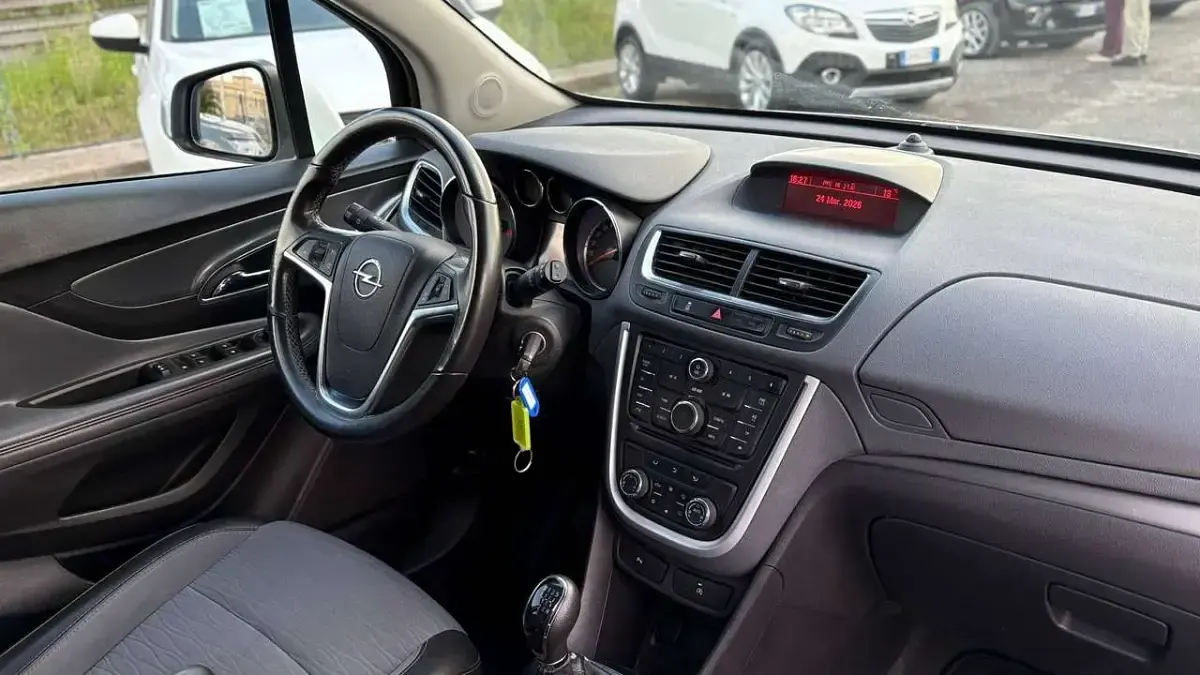Usata Opel Mokka Cosmo 131 CV (96 kW) 2015 Bianco SUV