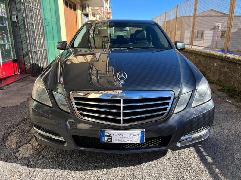 Usata Mercedes E250 204 CV (150 kW) 2011 Grigio Berlina