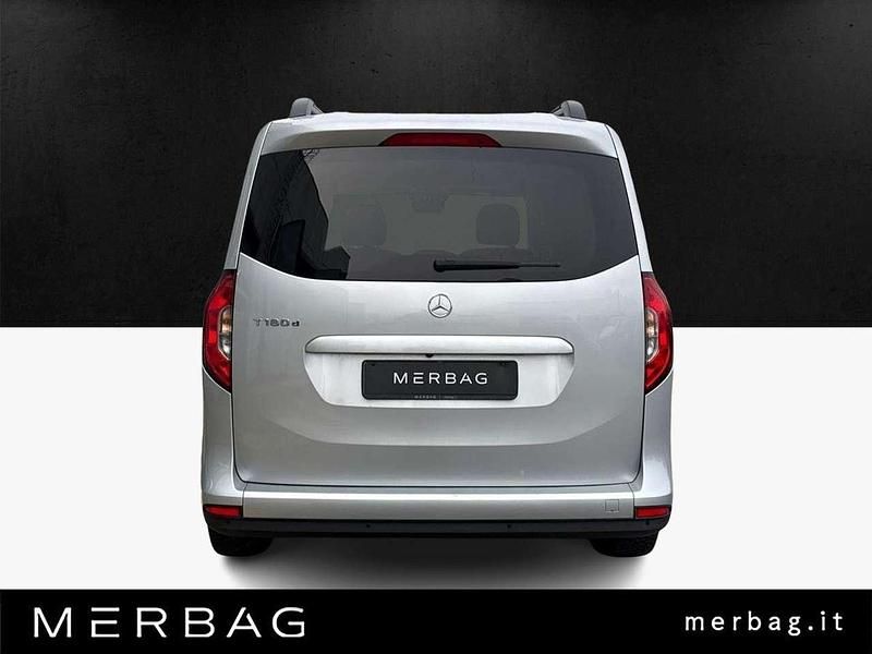 Usata Mercedes 180 116 CV (85 kW) 2022 Argento Berlina