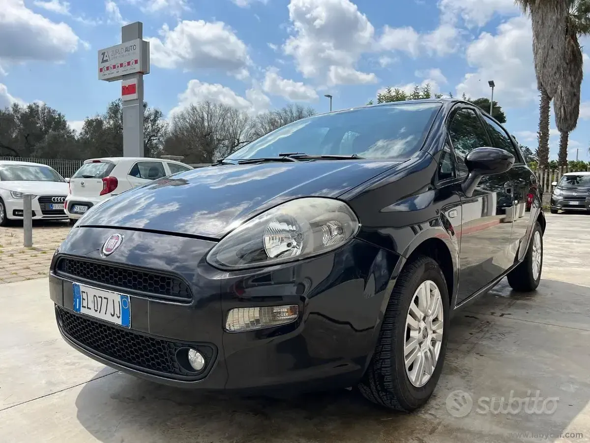 Usata Fiat Punto Lounge 77 CV (56 kW) 2012 Utilitaria