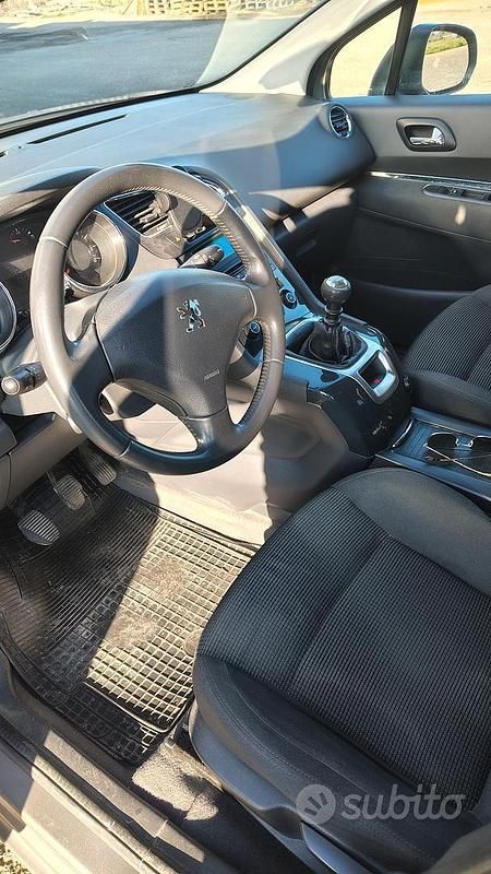 Usata Peugeot 5008 2012 Marrone Monovolume