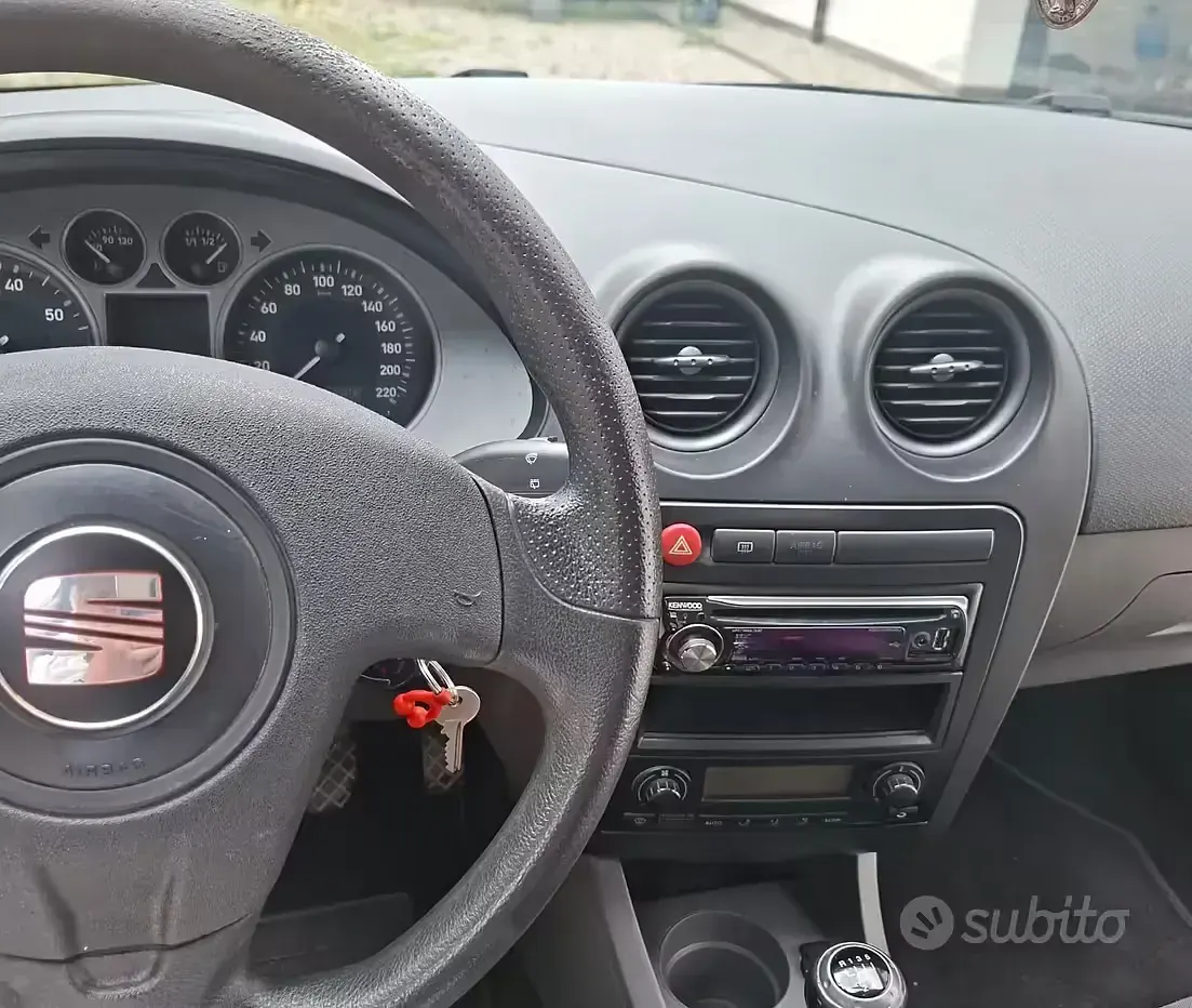 Usata Seat Ibiza 75 CV (55 kW) 2006 Nero Utilitaria