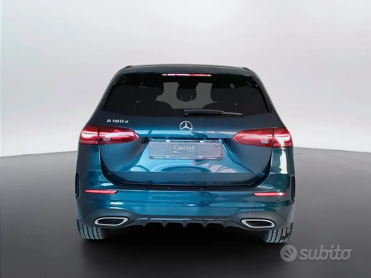 Usata Mercedes B180 AMG 116 CV (85 kW) 2024 Blu Utilitaria