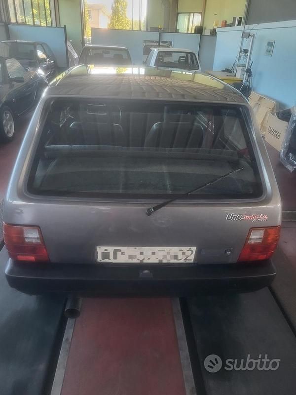 Occasion Fiat Uno 105 ch (77 kW) 1987 Gris Citadine